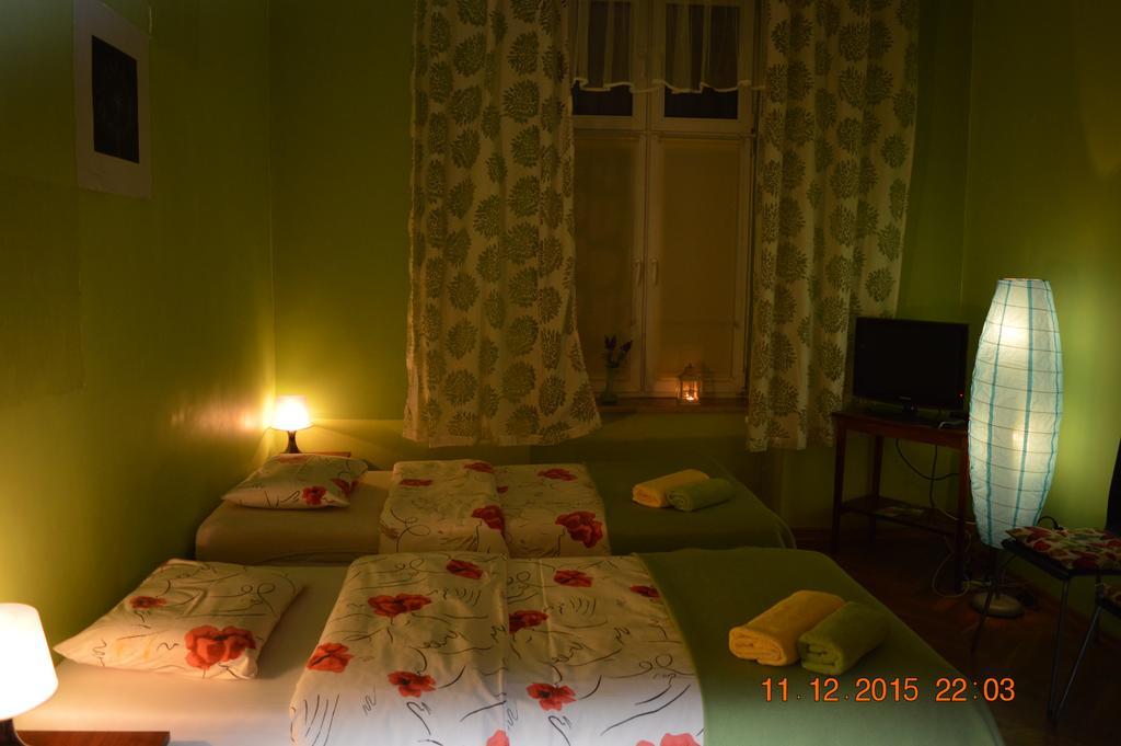 קרקוב Honey Hostel חדר תמונה
