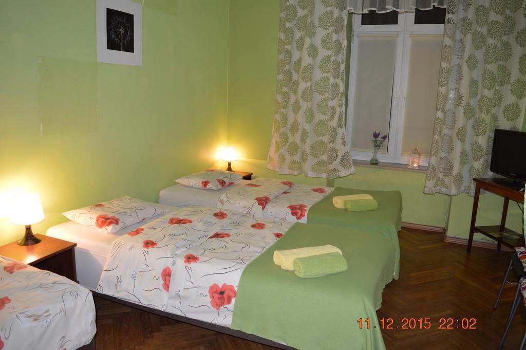 קרקוב Honey Hostel חדר תמונה
